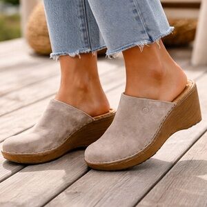 Women’s Suede Wedge Clog Mule in Taupe